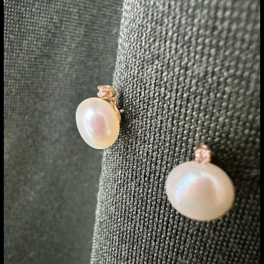 Freshwater Pearl Earrings - Studs